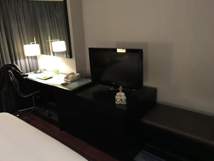 辦公桌&電視
